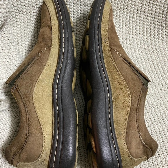 Men’s Tan Merrell’s, Size 12 - Picture 7 of 11